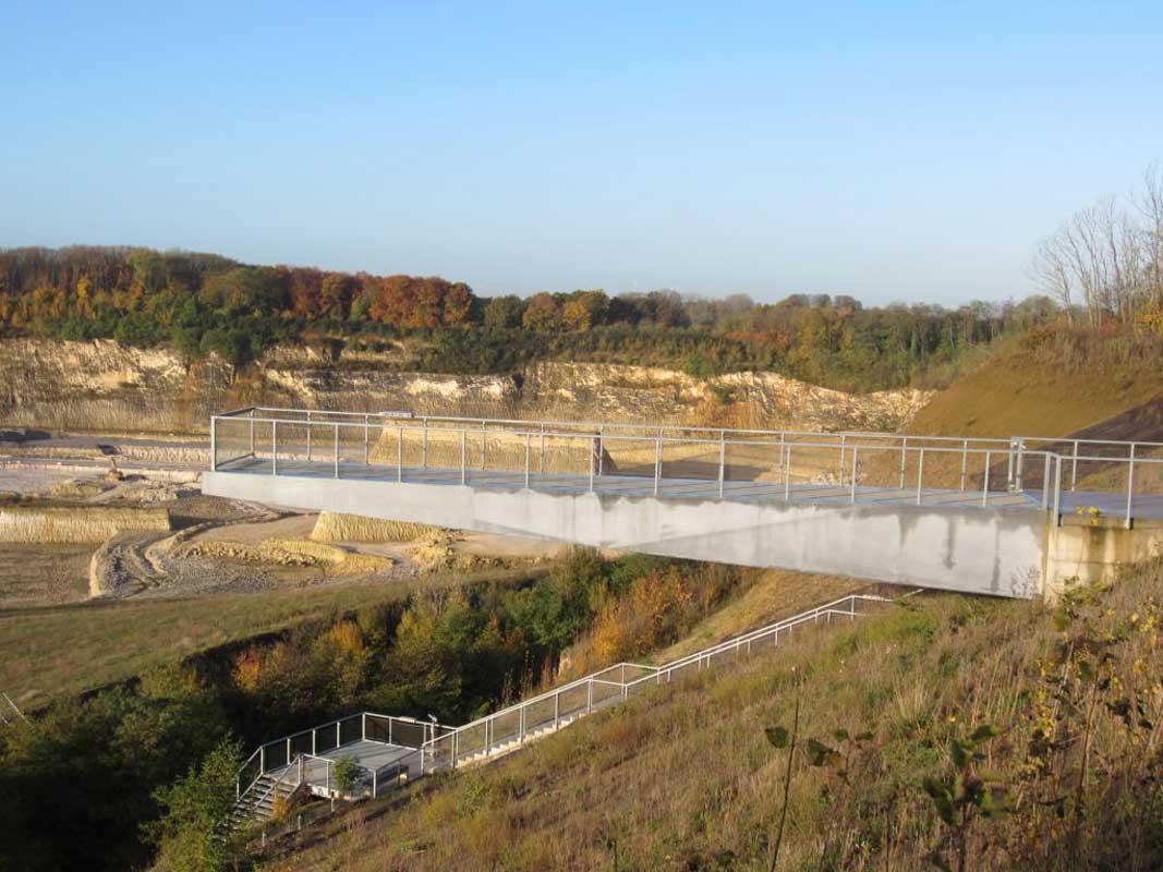Thermisch verzinkt platform in Maastricht